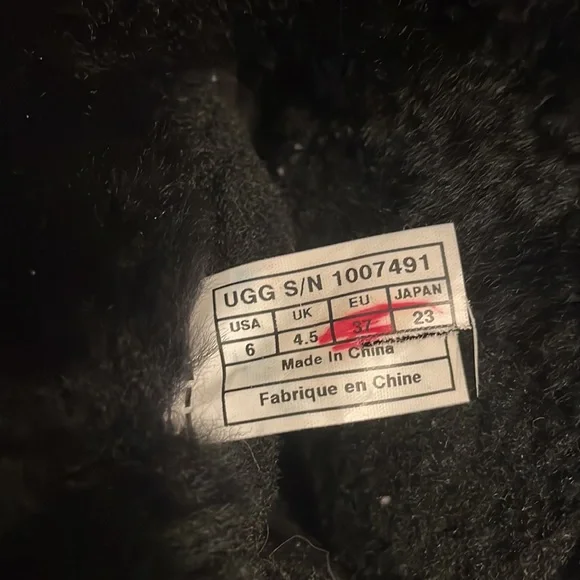 Ugg boots black with zipper and studs - Picture 6 of 7